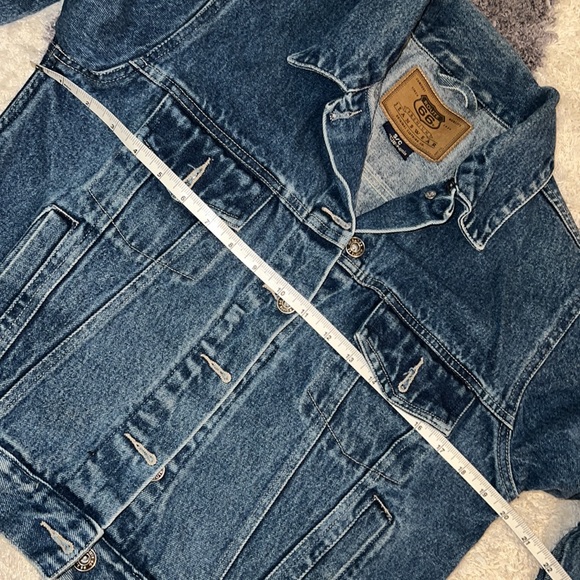 Button down Jean jacket size small - Picture 5 of 10